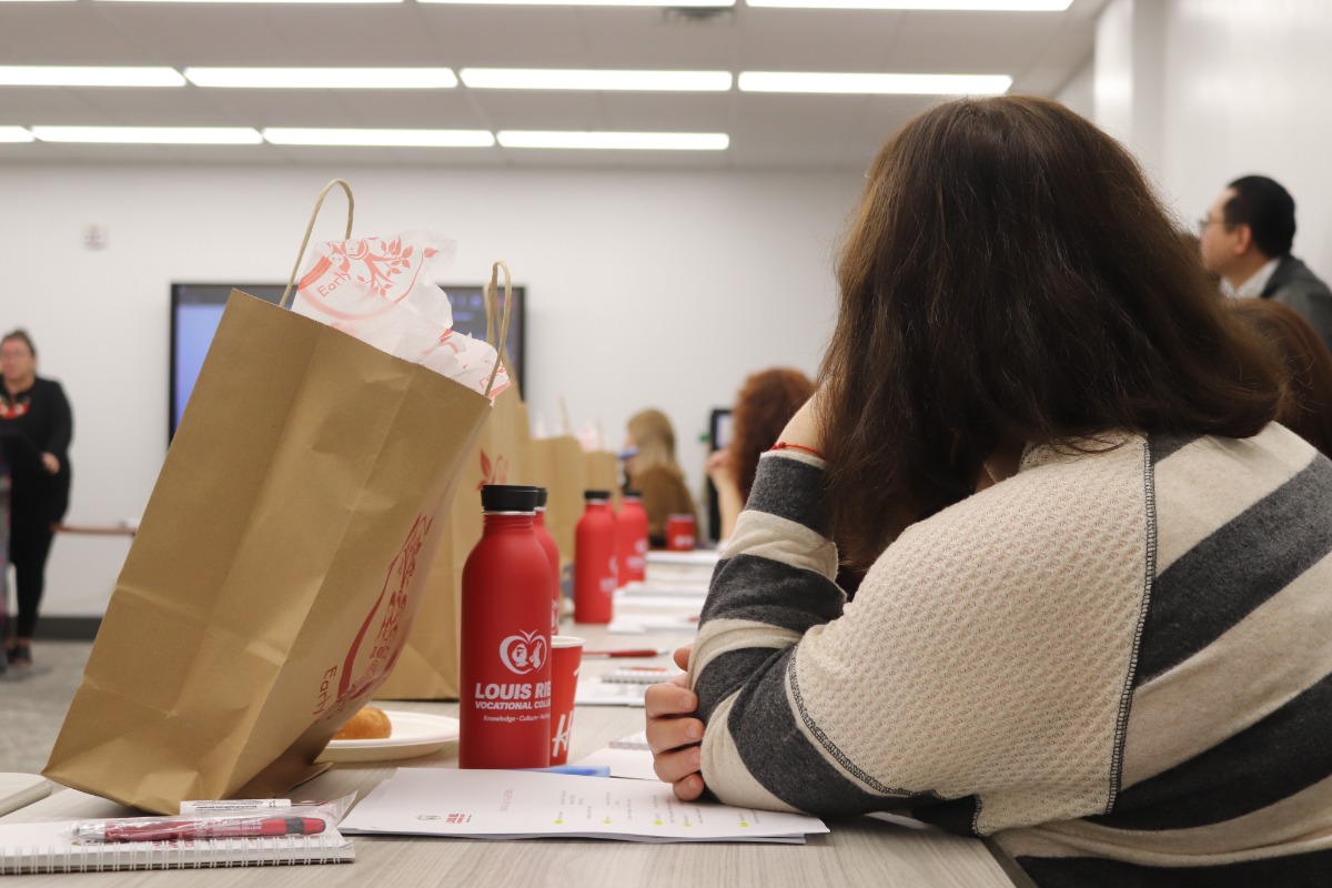 Ukrainian newcomers start ECE Certification